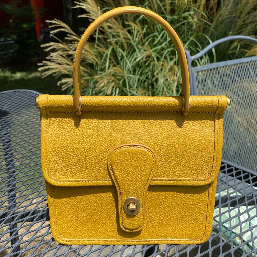 NWT Coach Willis 18 (Flax Yellow)